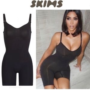 SKIMS Sculpting Bodysuit Mid Thigh W. Open Gusset, Onyx, L/XL